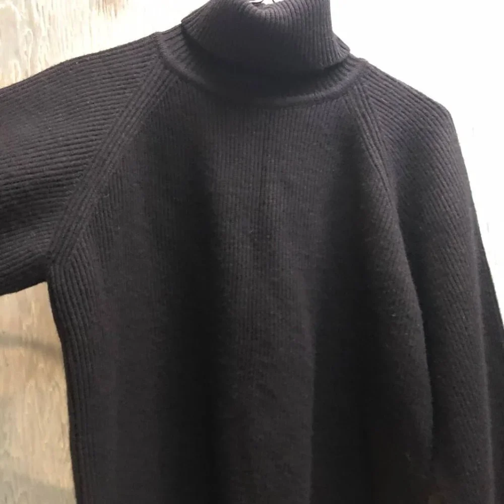 Jeanne Pierre Wool-blend turtleneck black sweater Size M - Picture 11 of 12